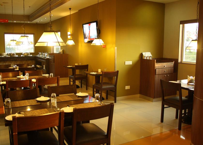 Maharashtra Pune Food & Dining