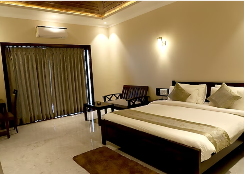 Maharashtra Mahabaleshwar Super Deluxe Room