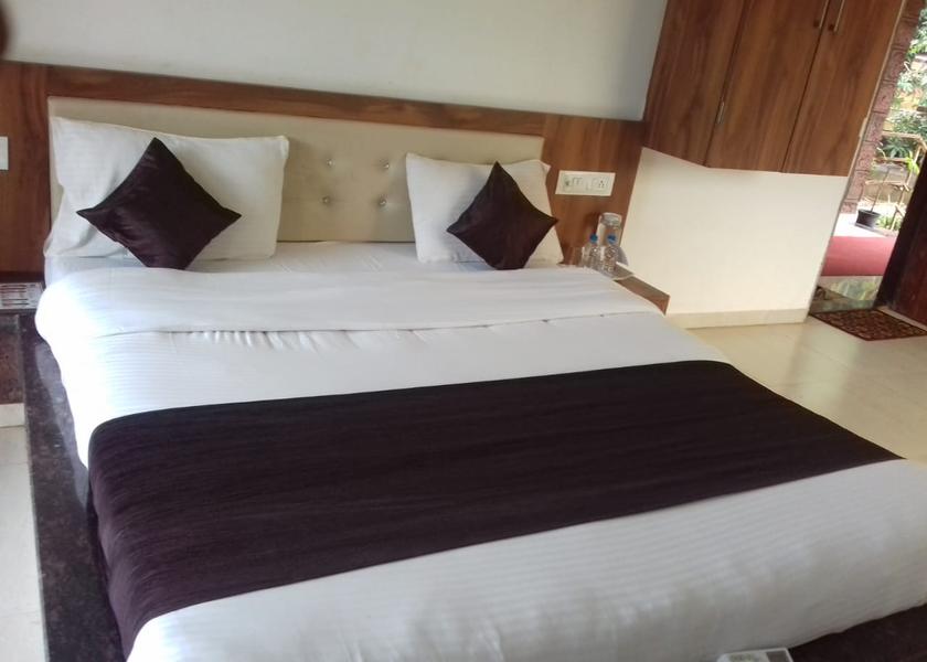 Maharashtra Mahabaleshwar Compact Couple Room (Non View)