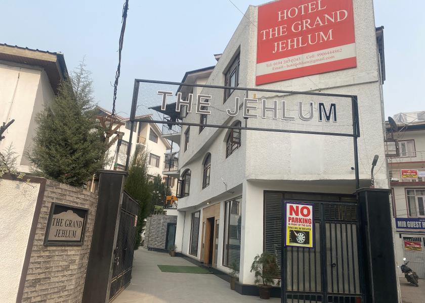 Jammu and Kashmir Srinagar Hotel Exterior