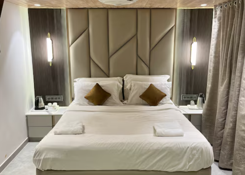 Maharashtra Mahabaleshwar Grand Central Duplex(Non AC) Veg Package option Minimum 4 persons