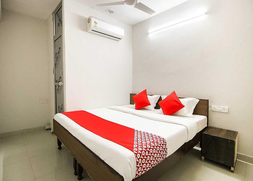 Gujarat Surat Room