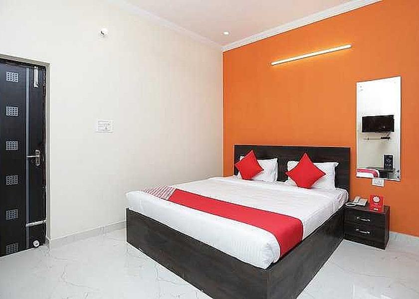 Uttar Pradesh Lucknow Room