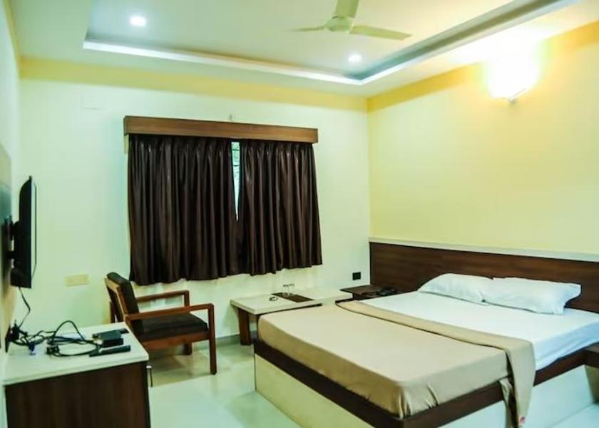 Karnataka Hampi Deluxe AC Room