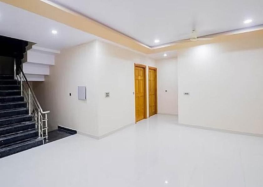 Uttar Pradesh Lucknow Public Areas