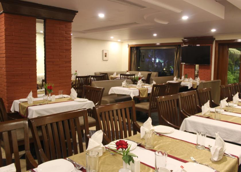 Gujarat Vadodara Food & Dining