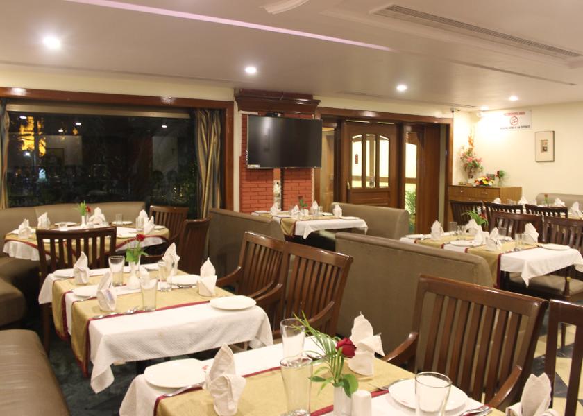 Gujarat Vadodara Food & Dining