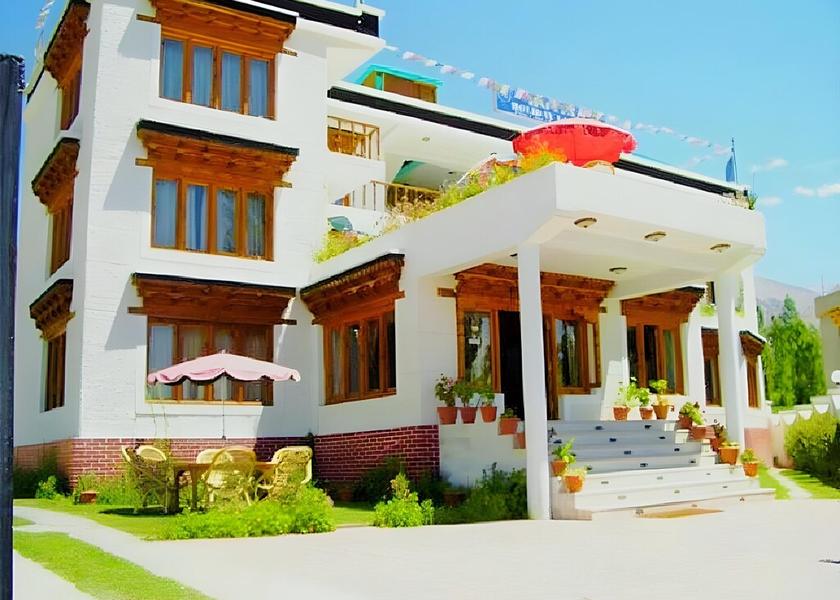 Ladakh Kargil Hotel Exterior