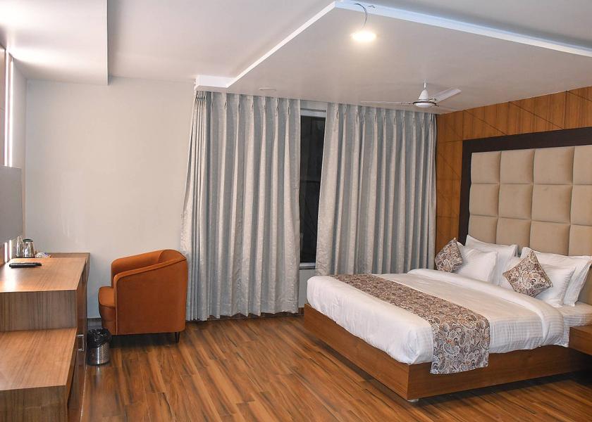 Uttar Pradesh Varanasi Junior Suite Room