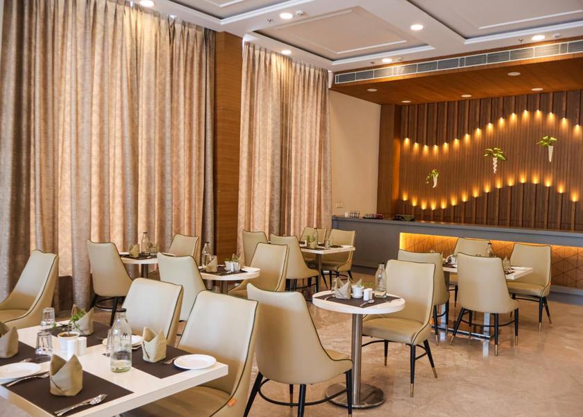 Uttar Pradesh Varanasi Food & Dining