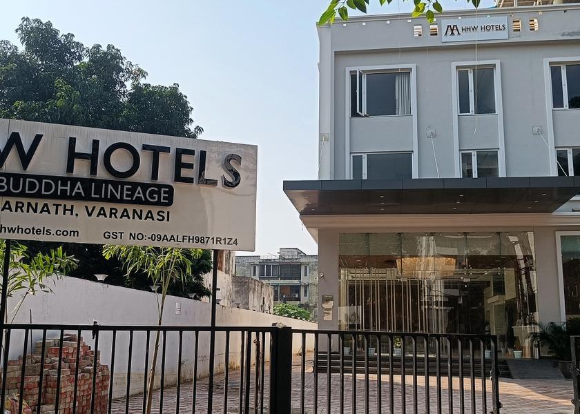 Uttar Pradesh Varanasi Facade