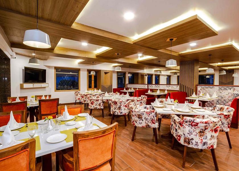 Himachal Pradesh Manali Food and Drink
