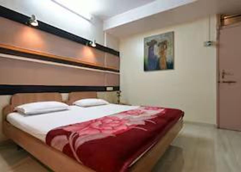 Maharashtra Mumbai Double Bedroom Common Bathroom