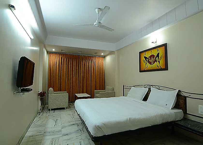 Maharashtra Nagpur Royal Deluxe AC