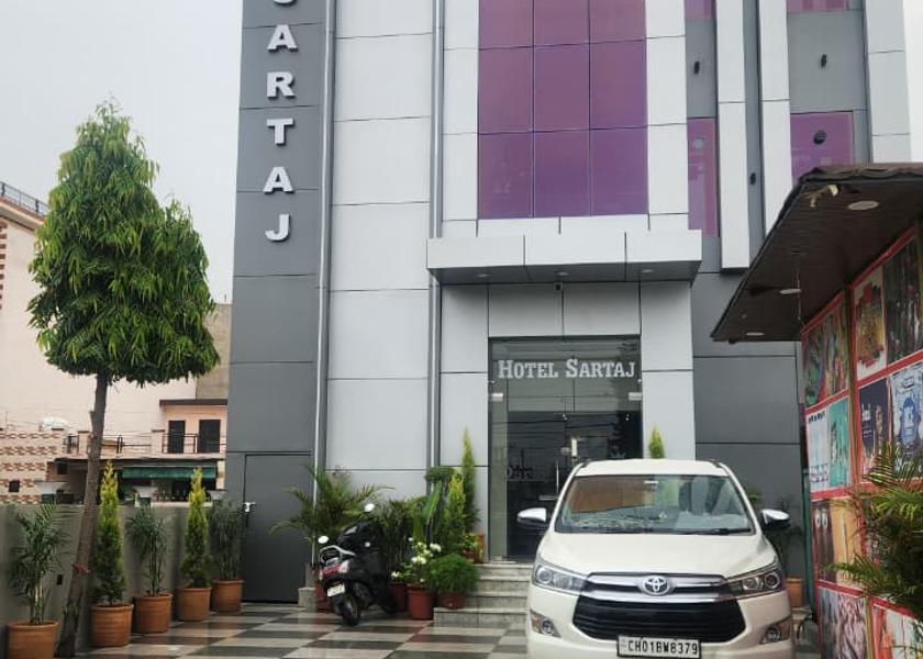 Punjab Dera Bassi Hotel Exterior