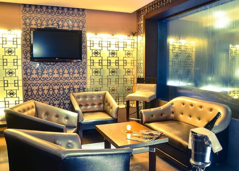 Maharashtra Mumbai Food & Dining