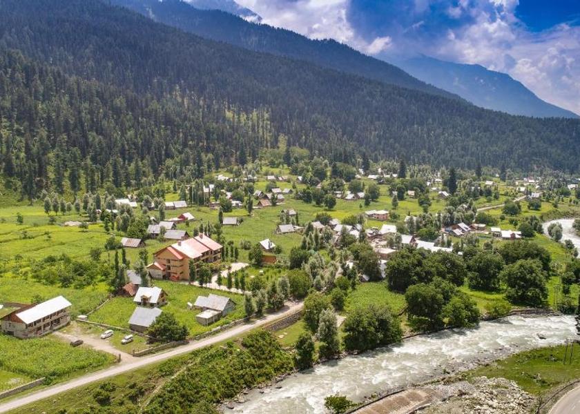 Jammu and Kashmir Sonamarg Hotel View