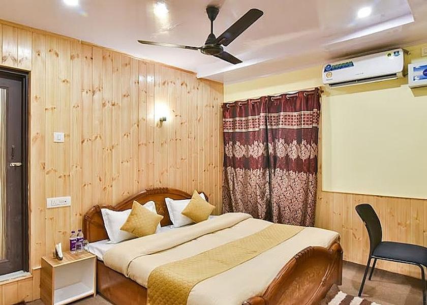 Jammu and Kashmir Srinagar Room