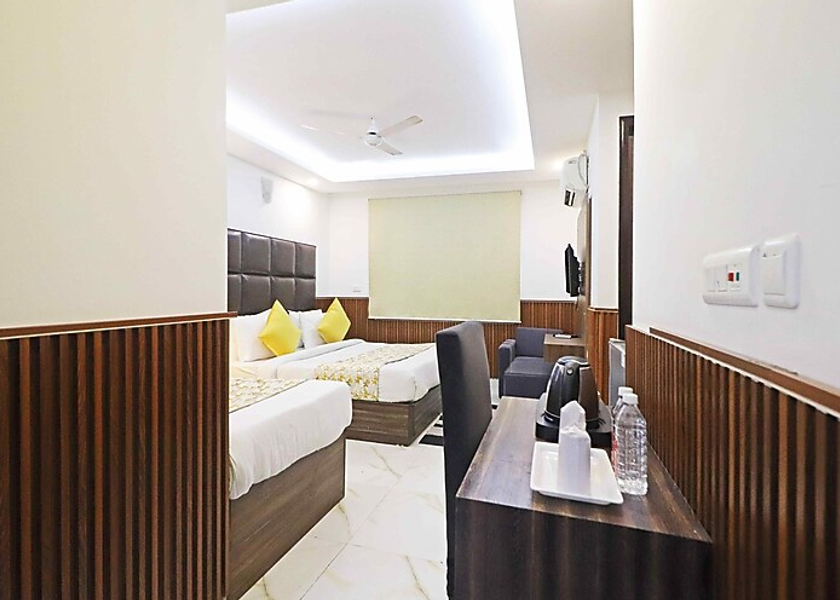 Delhi Delhi Room
