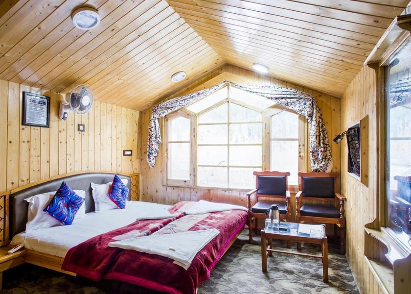 Jammu and Kashmir Pahalgam Super Deluxe Room (Centrally Heated)