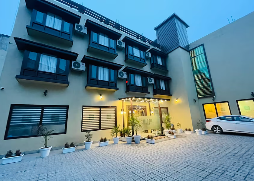Jammu and Kashmir Srinagar Hotel Exterior