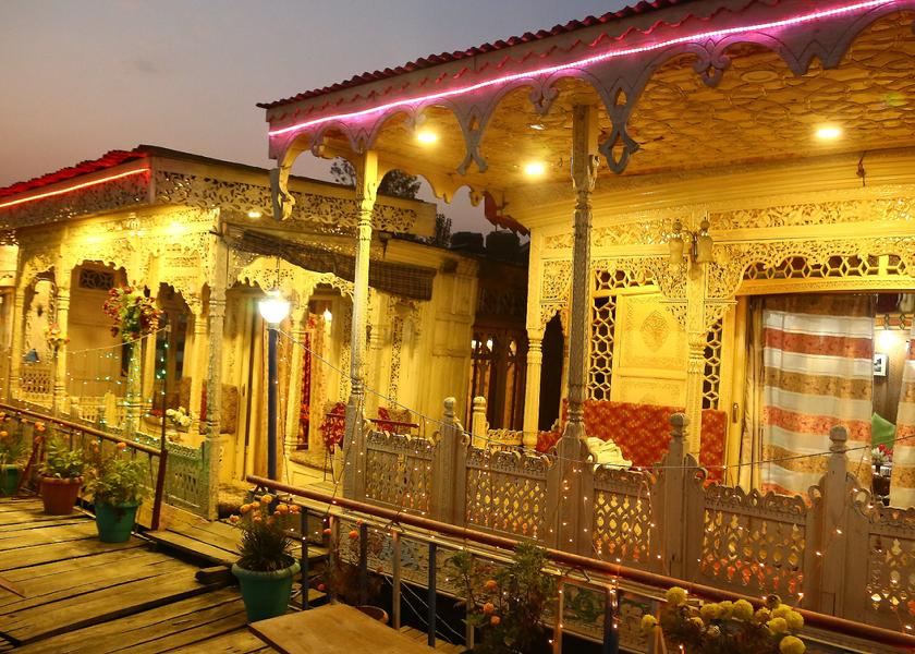 Jammu and Kashmir Srinagar Hotel Exterior