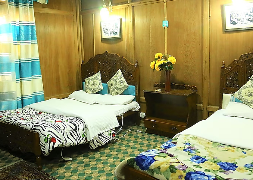 Jammu and Kashmir Srinagar Deluxe Room