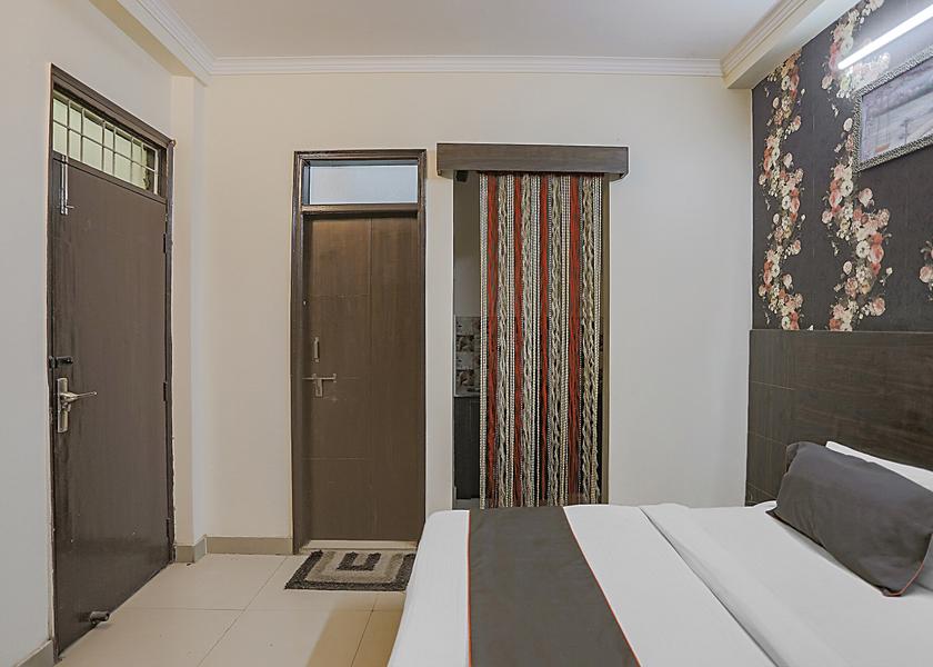 Delhi Delhi Room