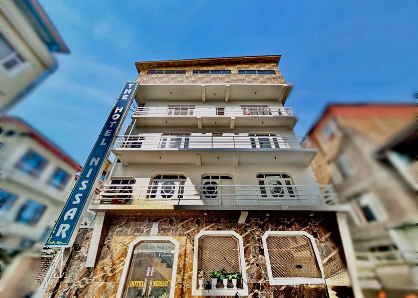 Ladakh Srinagar Hotel Exterior