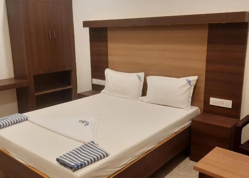 Tamil Nadu Kanyakumari Deluxe Double Room (AC) 