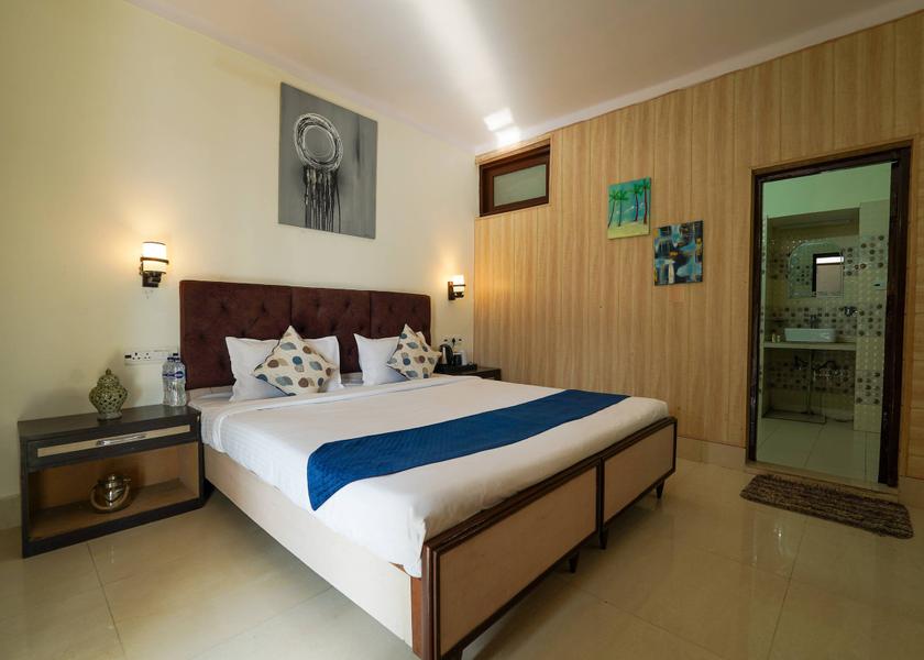 Uttarakhand Nainital Deluxe Room (Lake View)