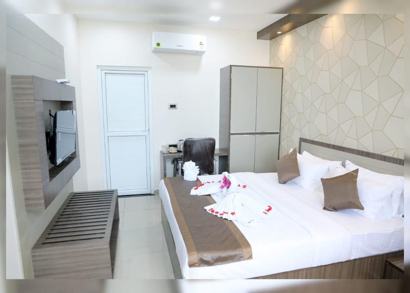 Tamil Nadu Tirupur Elite AC Room
