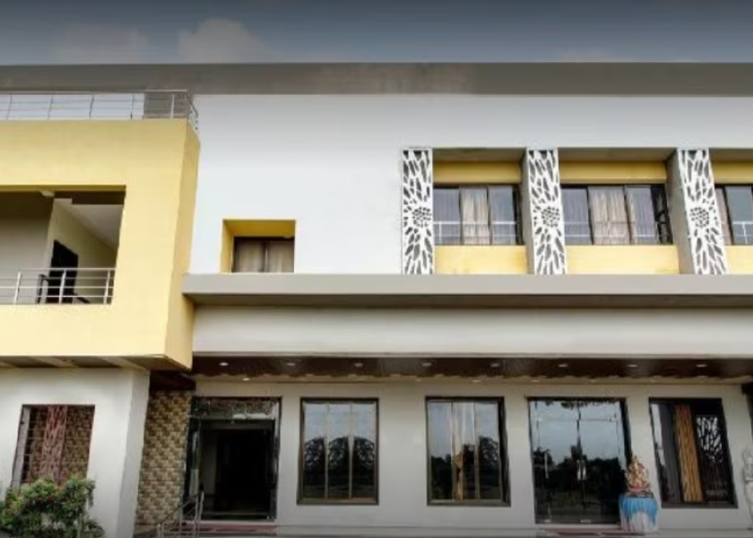 Maharashtra Malkapur Hotel Exterior
