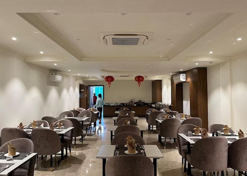 Uttar Pradesh Varanasi Food & Dining