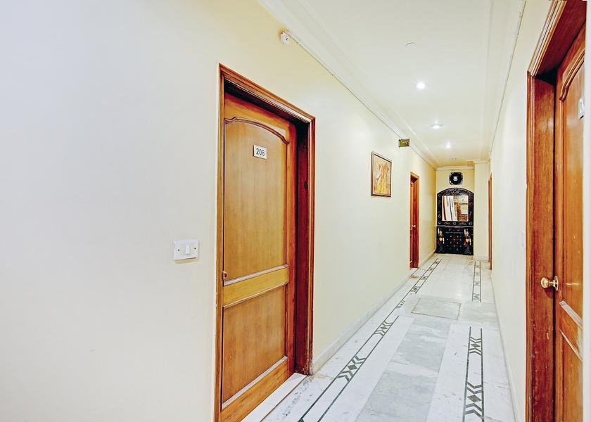 Delhi Delhi Lobby