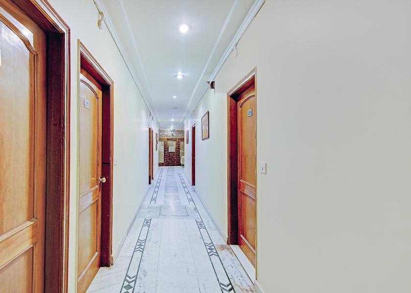 Delhi Delhi Lobby