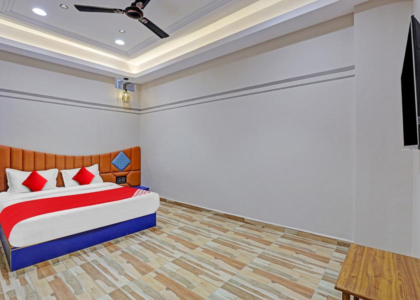 Gujarat Surat Room