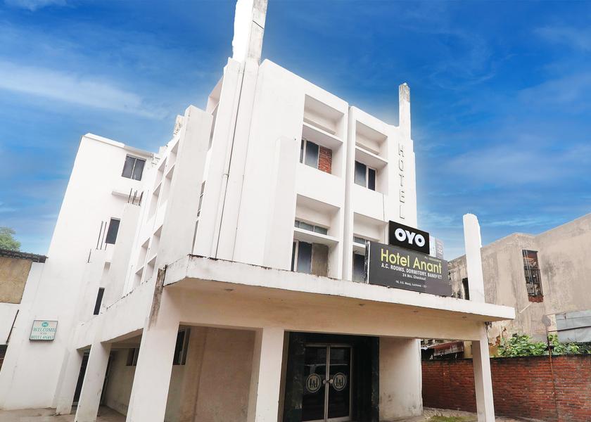 Uttar Pradesh Lucknow Facade