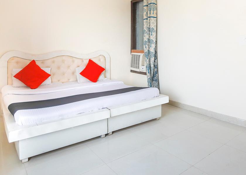 Uttar Pradesh Noida Room