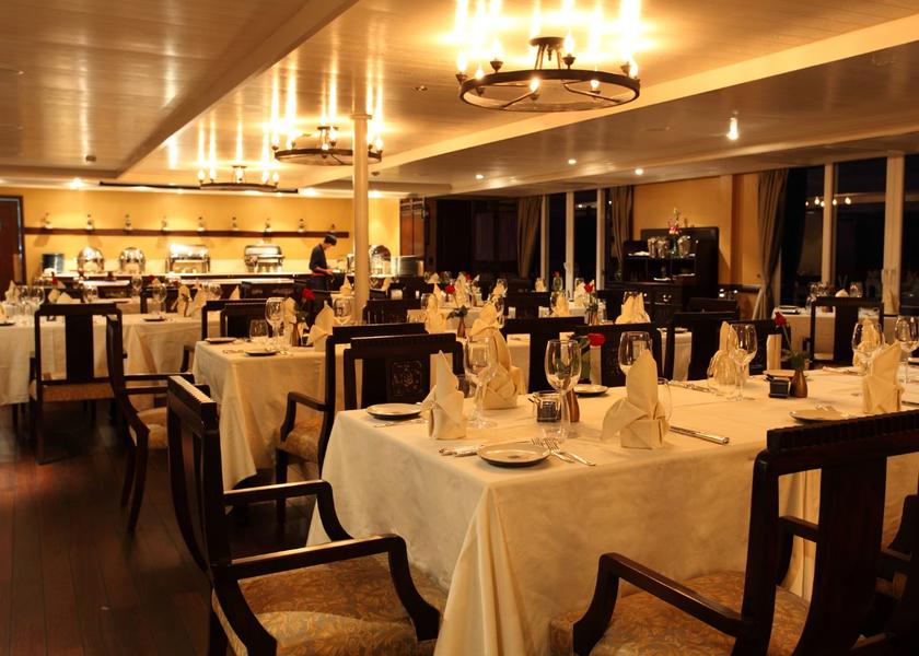 Delhi Delhi Food & Dining
