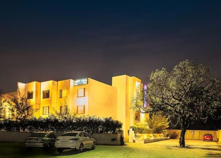 Punjab Zirakpur Hotel Exterior