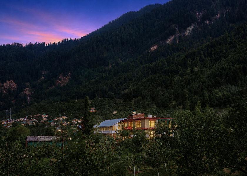 Himachal Pradesh Manali Hotel Exterior