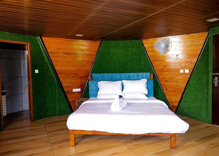 Kerala Munnar Suite with Balcony