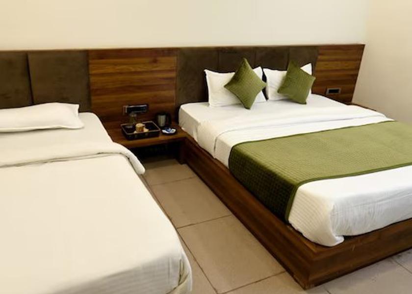 Madhya Pradesh Ujjain Deluxe Standard AC Room