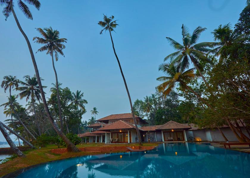 Kerala Kodungallur Hotel Exterior