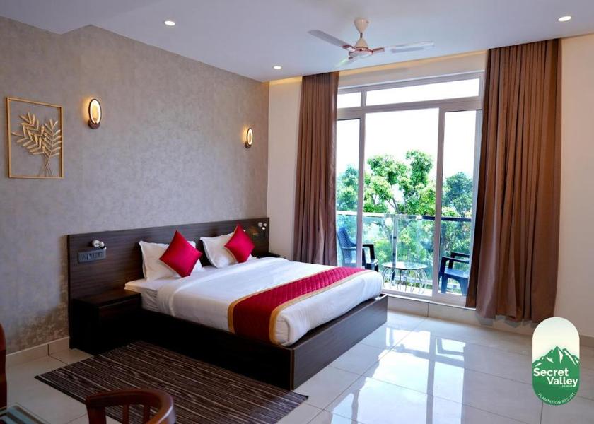 Kerala Munnar REGAL DELUXE GARDEN VIEW AC ROOM