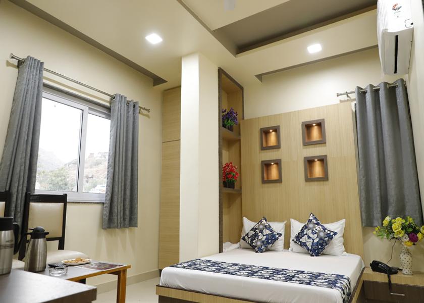 Rajasthan Ajmer ROYAL DELUXE AC ROOM