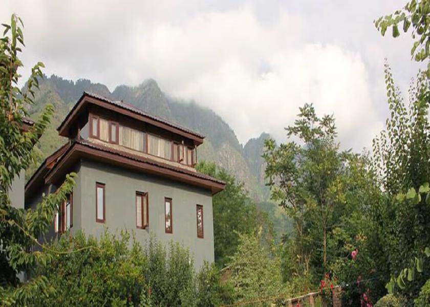 Jammu and Kashmir Srinagar Hotel Exterior