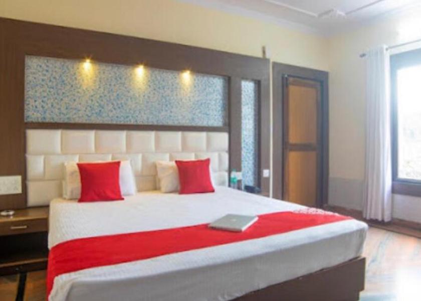 Uttarakhand Bhimtal Deluxe Double Room 2