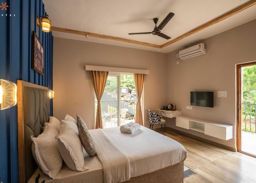 Karnataka Horur Superior Deluxe Room (with AC)